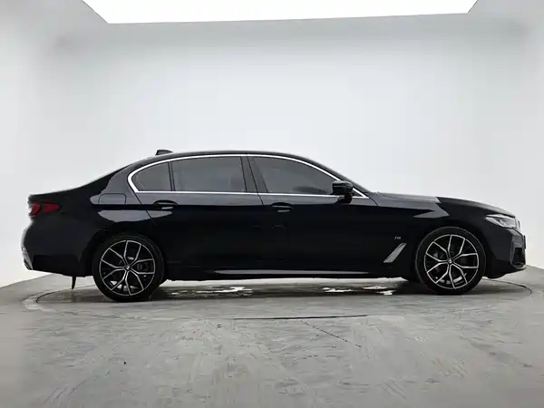 BMW 5 Series 2024