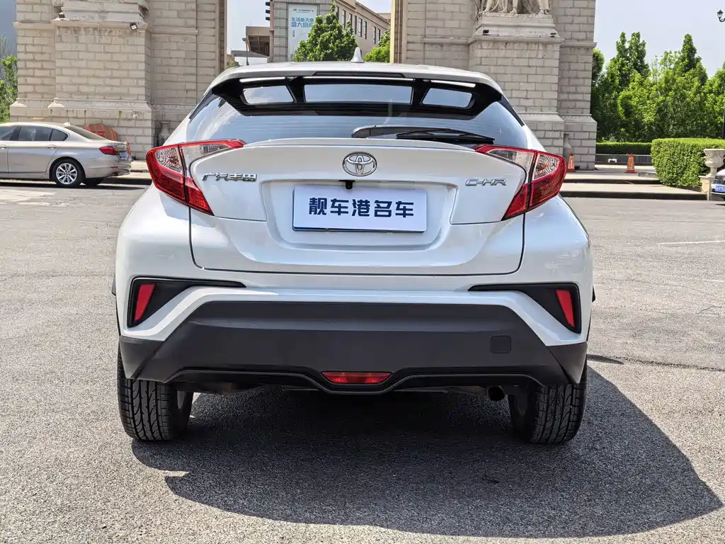 Toyota C-HR 2023 — фото 17