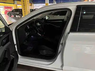 Volkswagen Sagitar 2019
