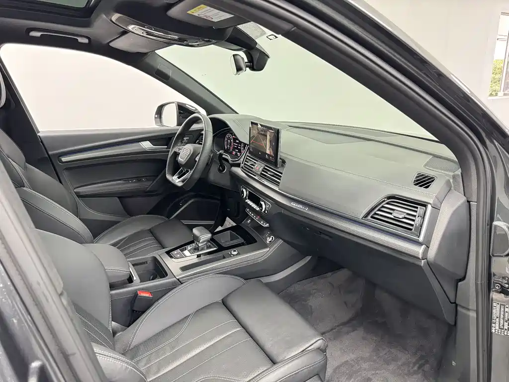 Audi Q5L 2023 — фото 13
