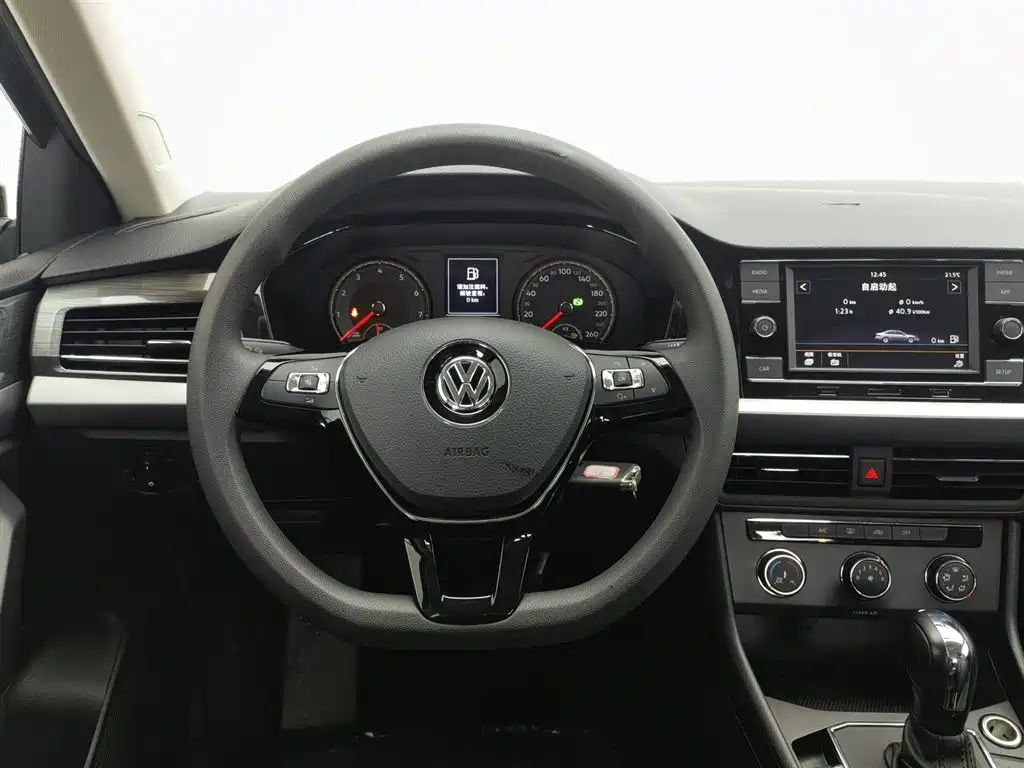 Volkswagen Lavida 2018 — фото 11
