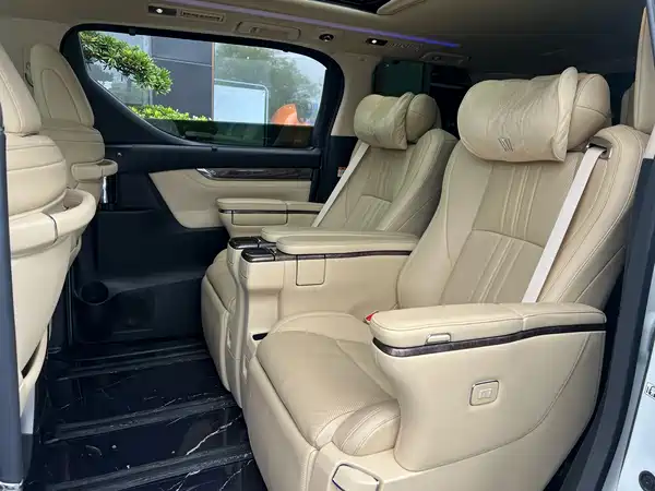 Toyota Vellfire 2023