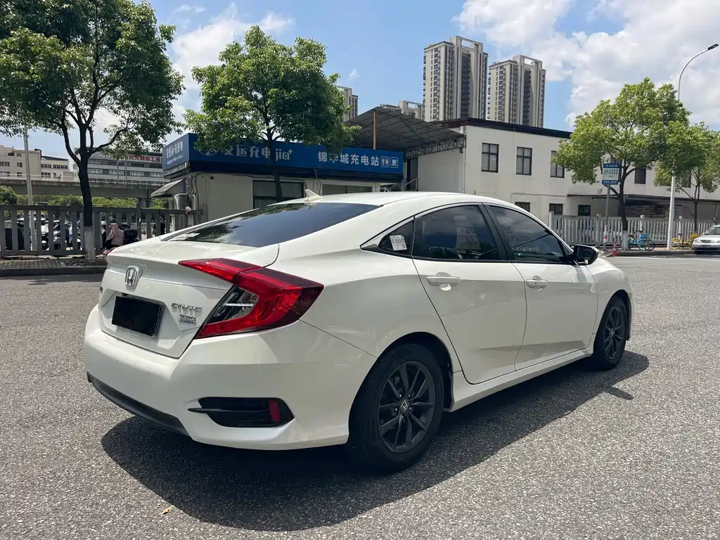 Honda Civic 2021 — фото 17