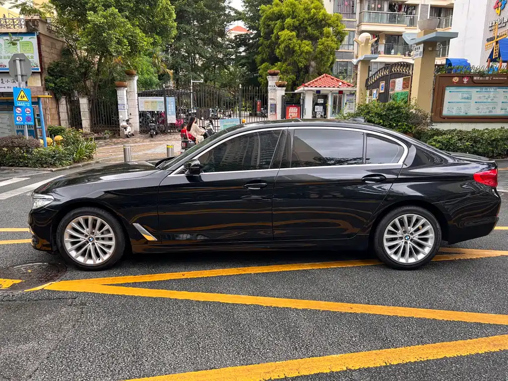 BMW 5 Series 2020 — фото 15