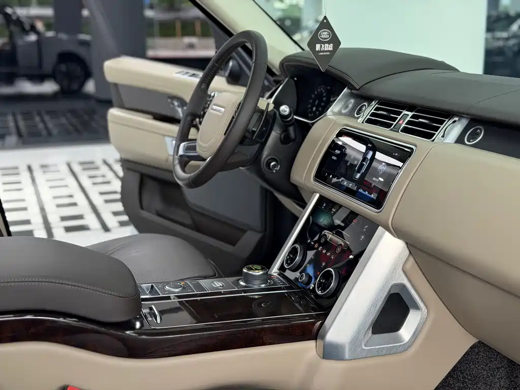 Land Rover Range Rover 2021 — фото 19