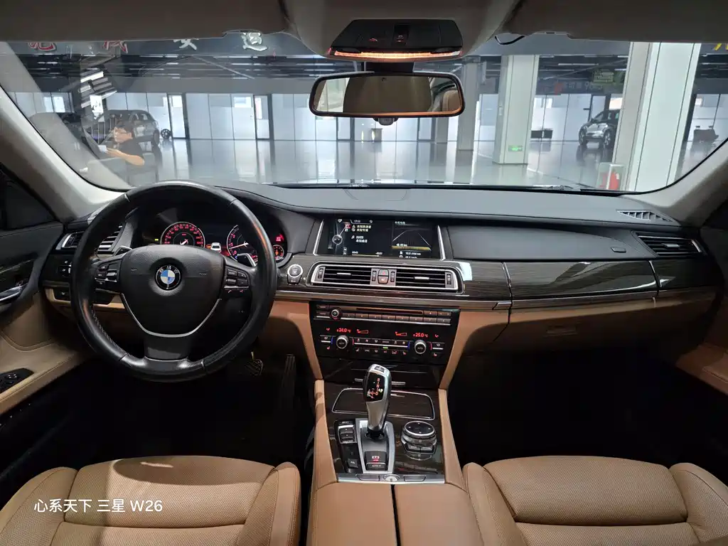 BMW 7 Series 2014 — фото 13