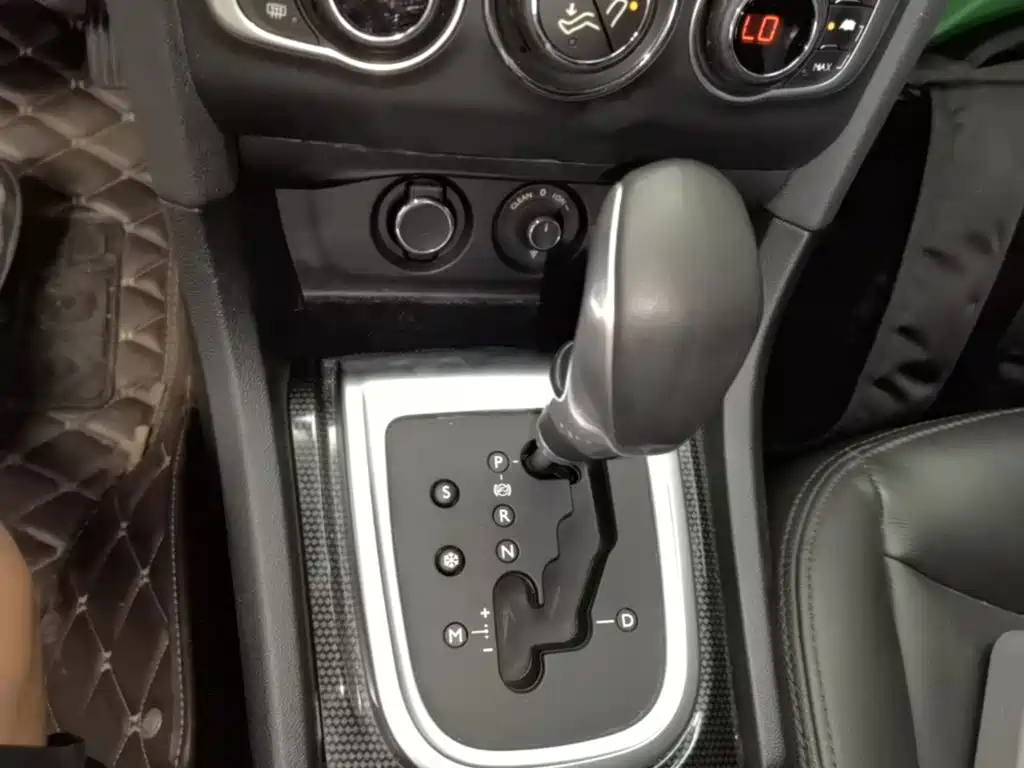 Citroën C4L 2015 — фото 14