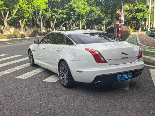 Jaguar XJ 2017