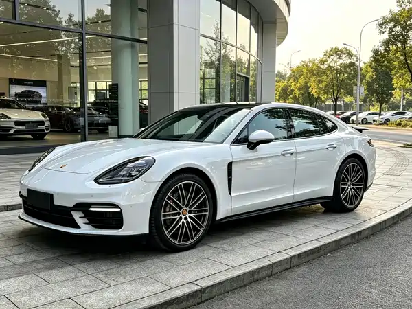 Porsche Panamera 2021