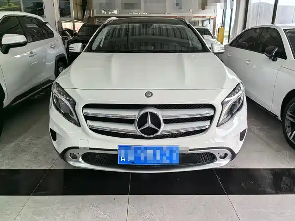 Mercedes-Benz GLA 2015