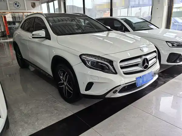 Mercedes-Benz GLA 2015