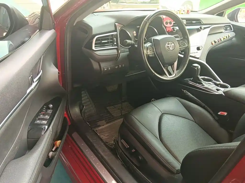 Toyota Camry 2020 — фото 16