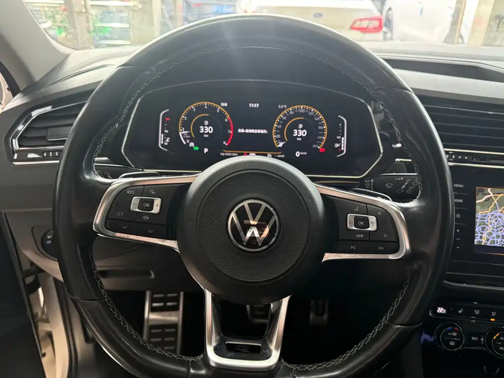 Volkswagen Tiguan L 2021 — фото 15