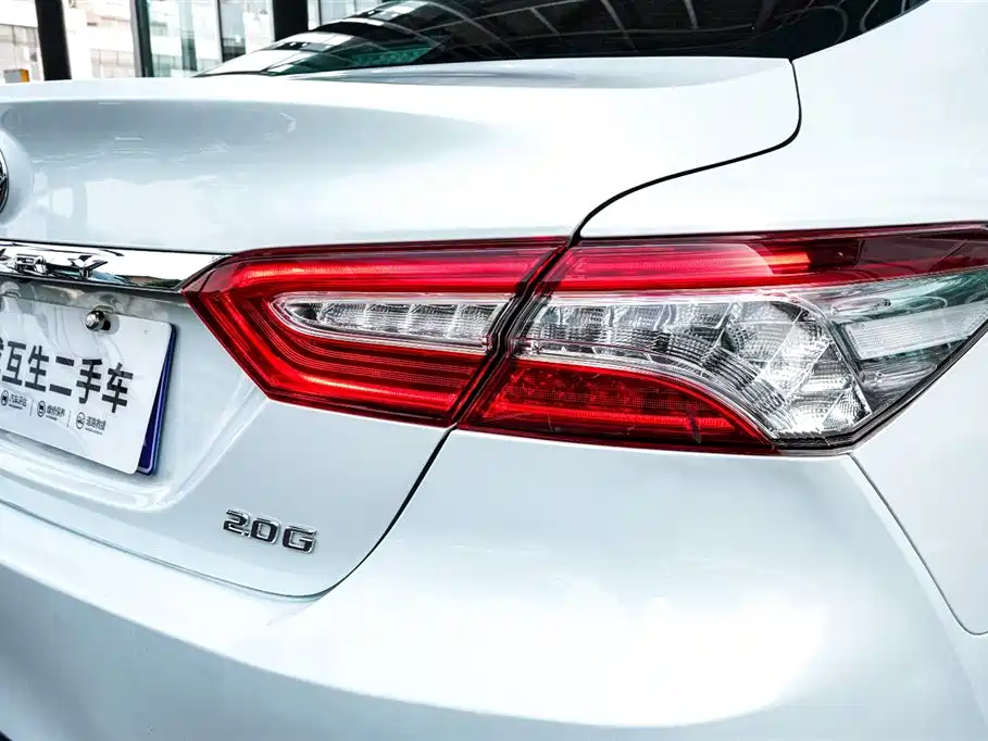 Toyota Camry 2018 — фото 22