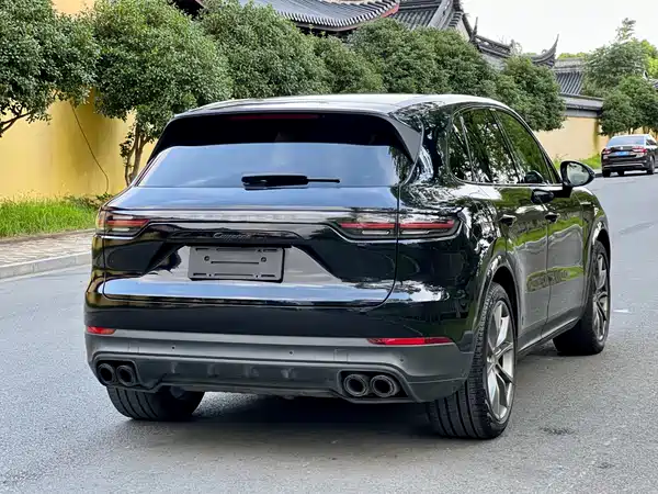 Porsche Cayenne 2022