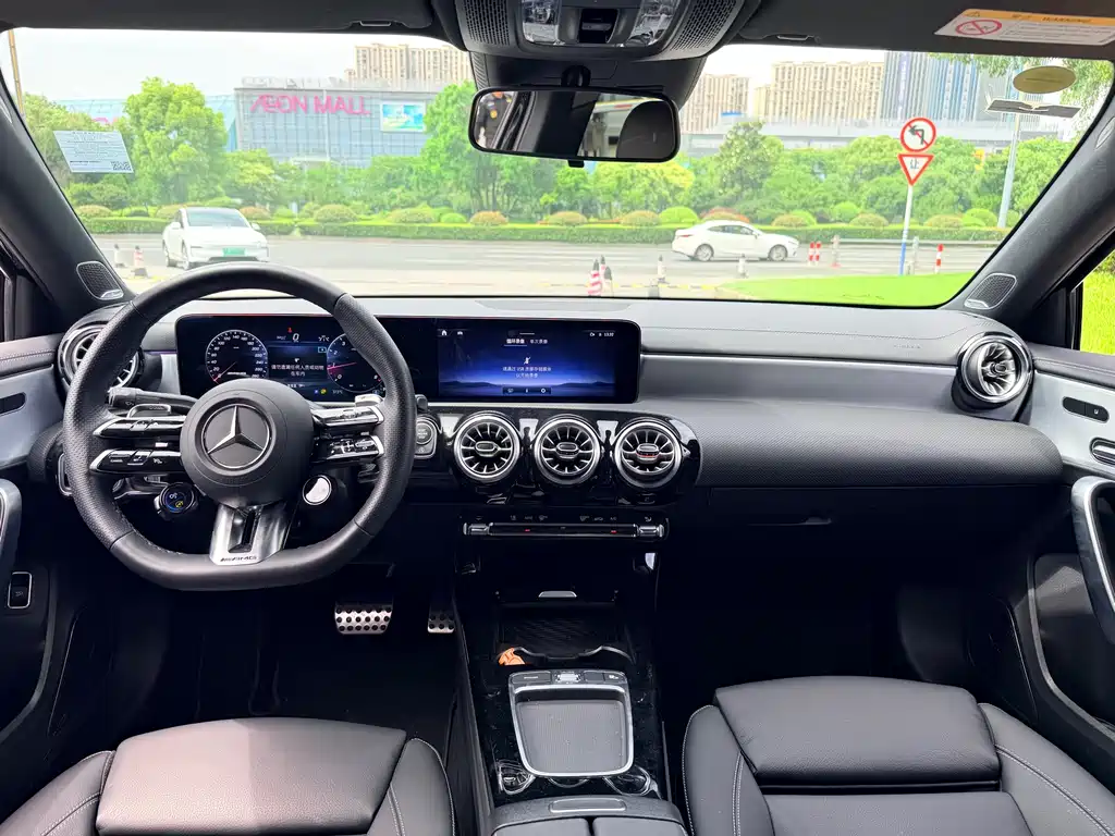 Mercedes-Benz A-Class AMG 2026 — фото 5