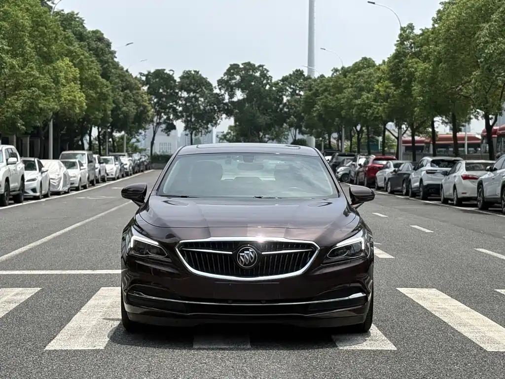 Buick LaCrosse 2018 — фото 2