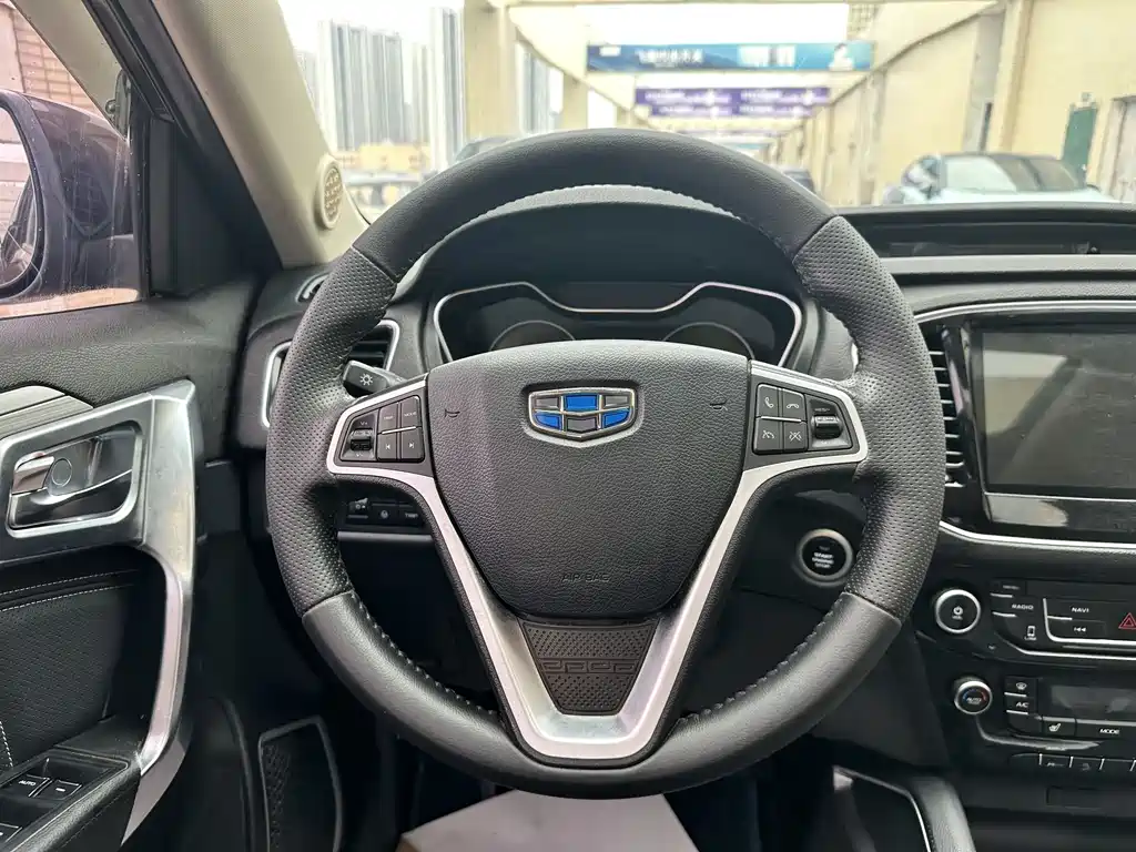 Geely Vision X6 2018 — фото 10