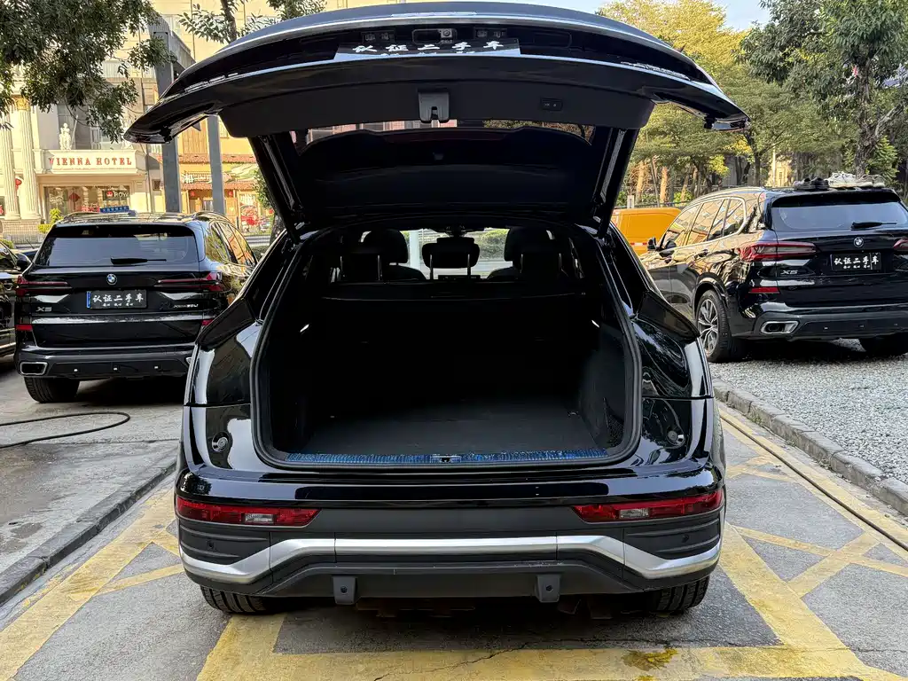 Audi Q5L Sportback 2021 — фото 17