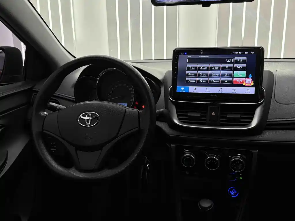 Toyota Yaris L 2020 — фото 14