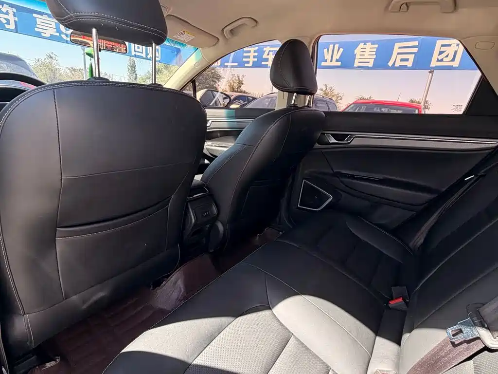 Geely Emgrand GS 2018 — фото 5