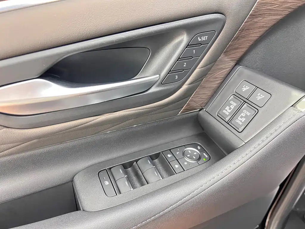 Toyota Vellfire 2025 — фото 15