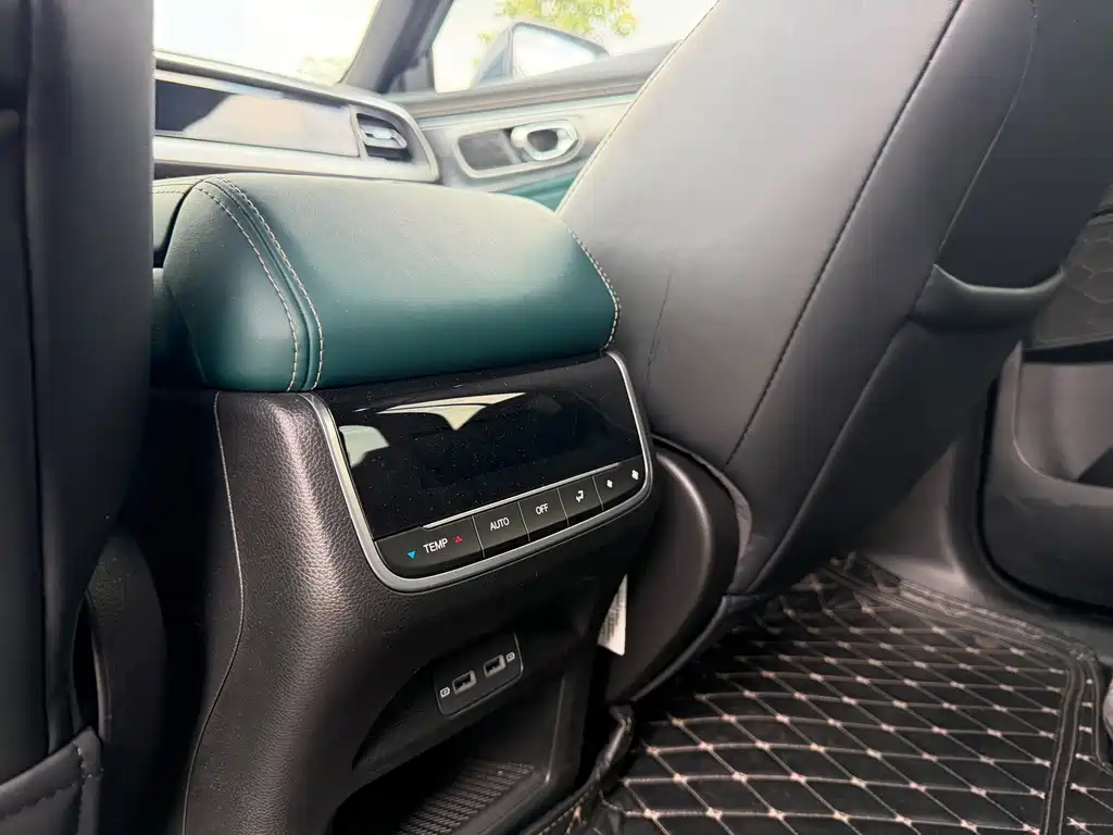 GAC Motor Trumpchi GS8 2023 — фото 10
