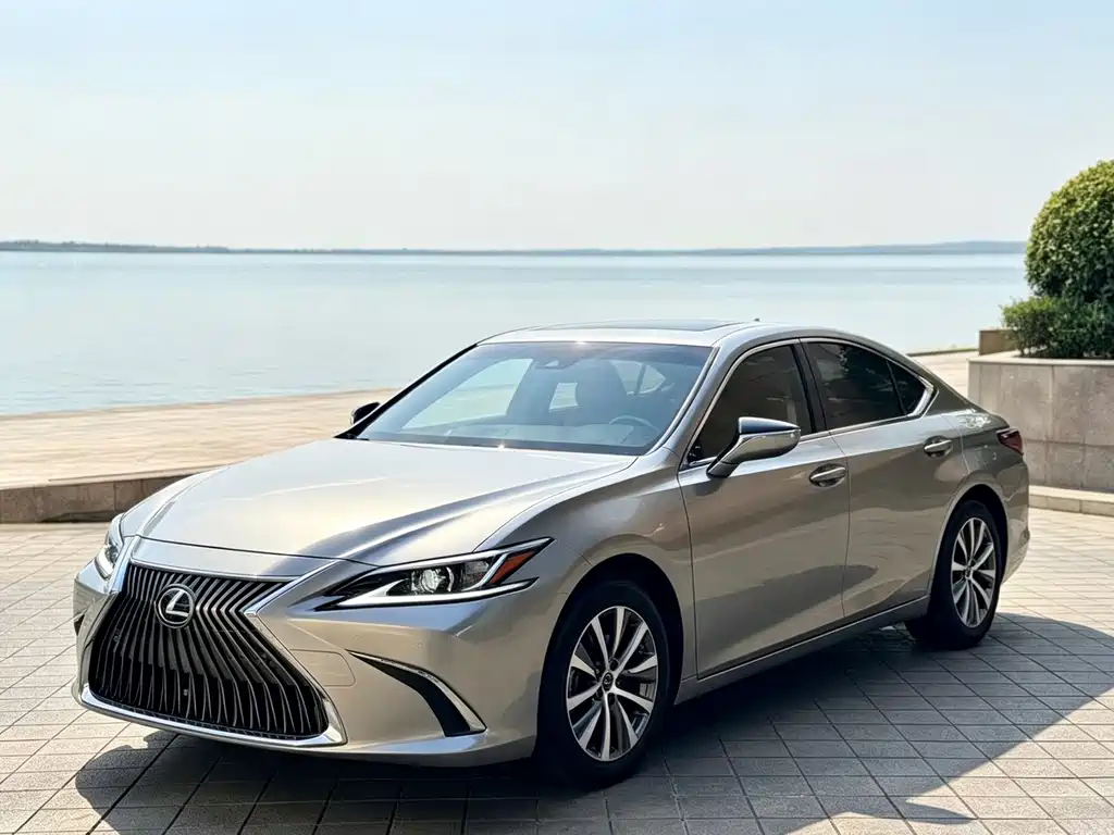 Lexus ES 2020 — фото 5