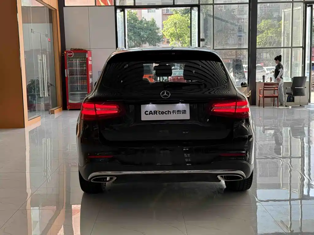 Mercedes-Benz GLC 2017 — фото 11