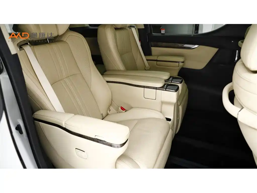 Toyota Alphard 2023 — фото 8
