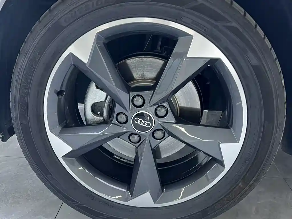 Audi Q3 2023 — фото 16