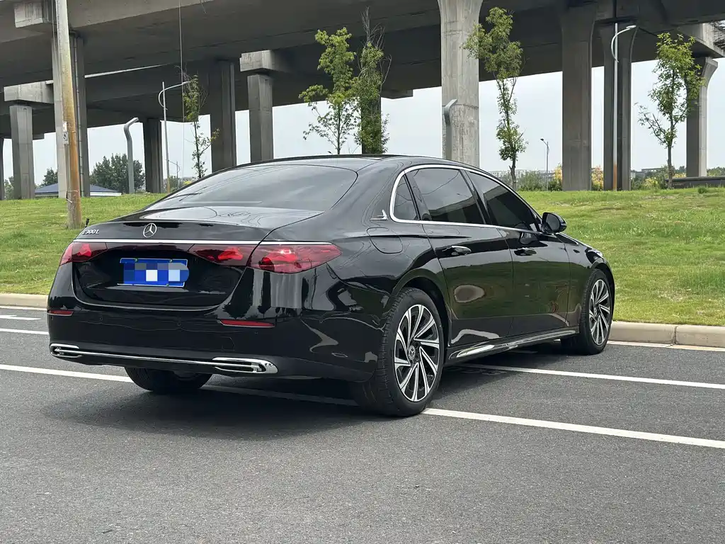 Mercedes-Benz E-Class 2024