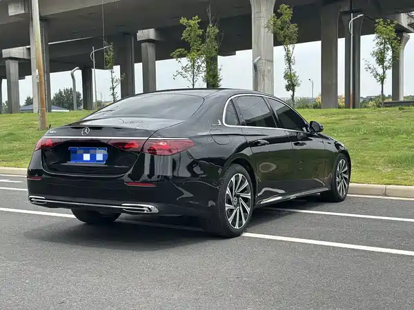 Mercedes-Benz E-Class 2024