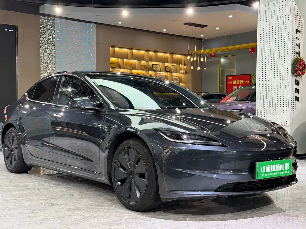 Tesla Model 3 2025 — фото 3