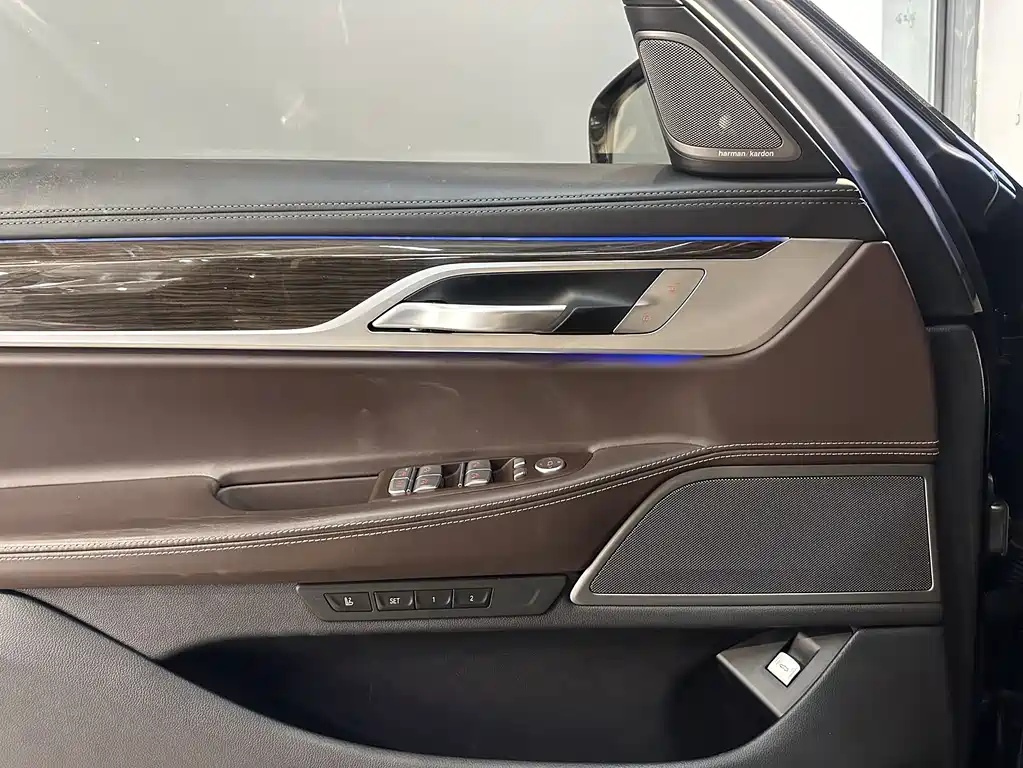 BMW 7 Series 2020 — фото 14