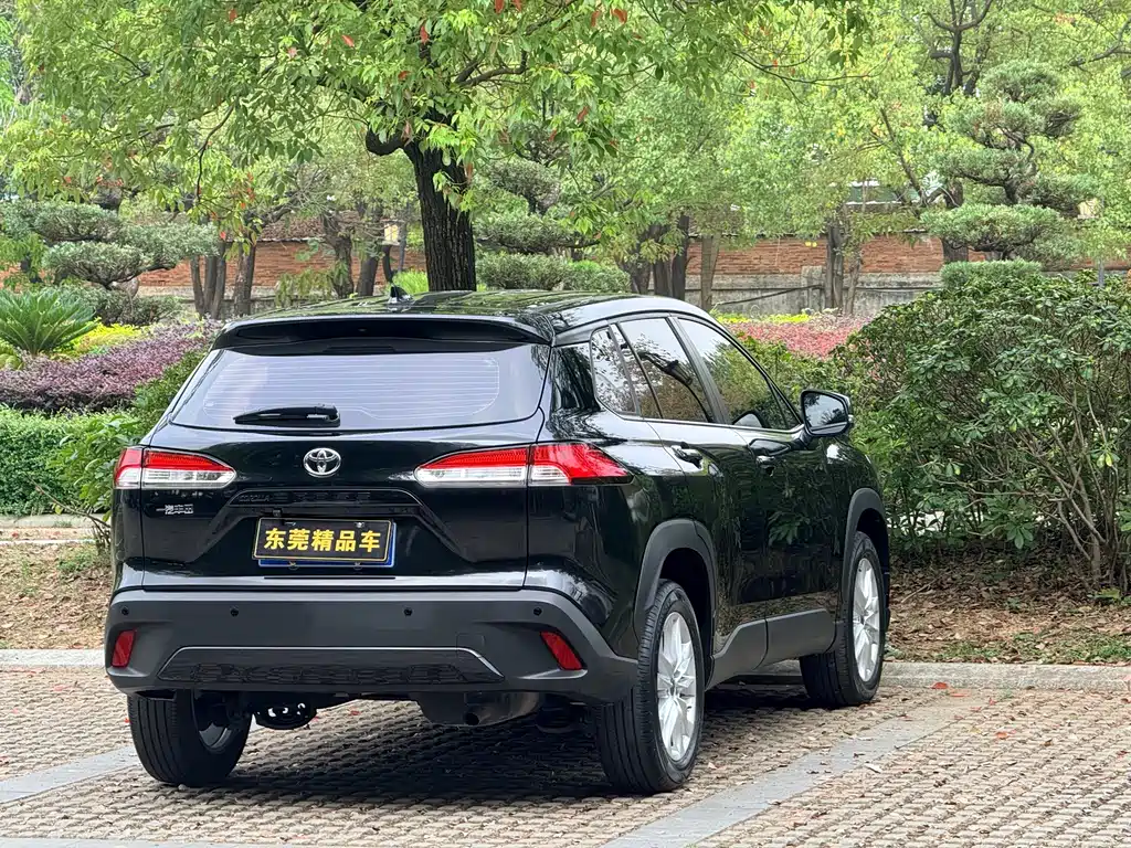 Toyota Corolla Cross 2023 — фото 4