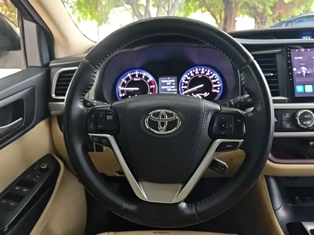Toyota Highlander 2015 — фото 11