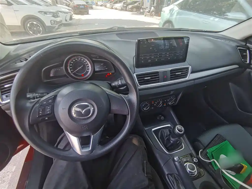 Mazda 3 Axela 2015 — фото 10