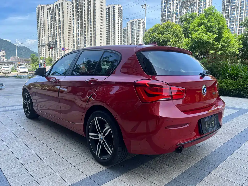 BMW 1 Series 2019 — фото 18