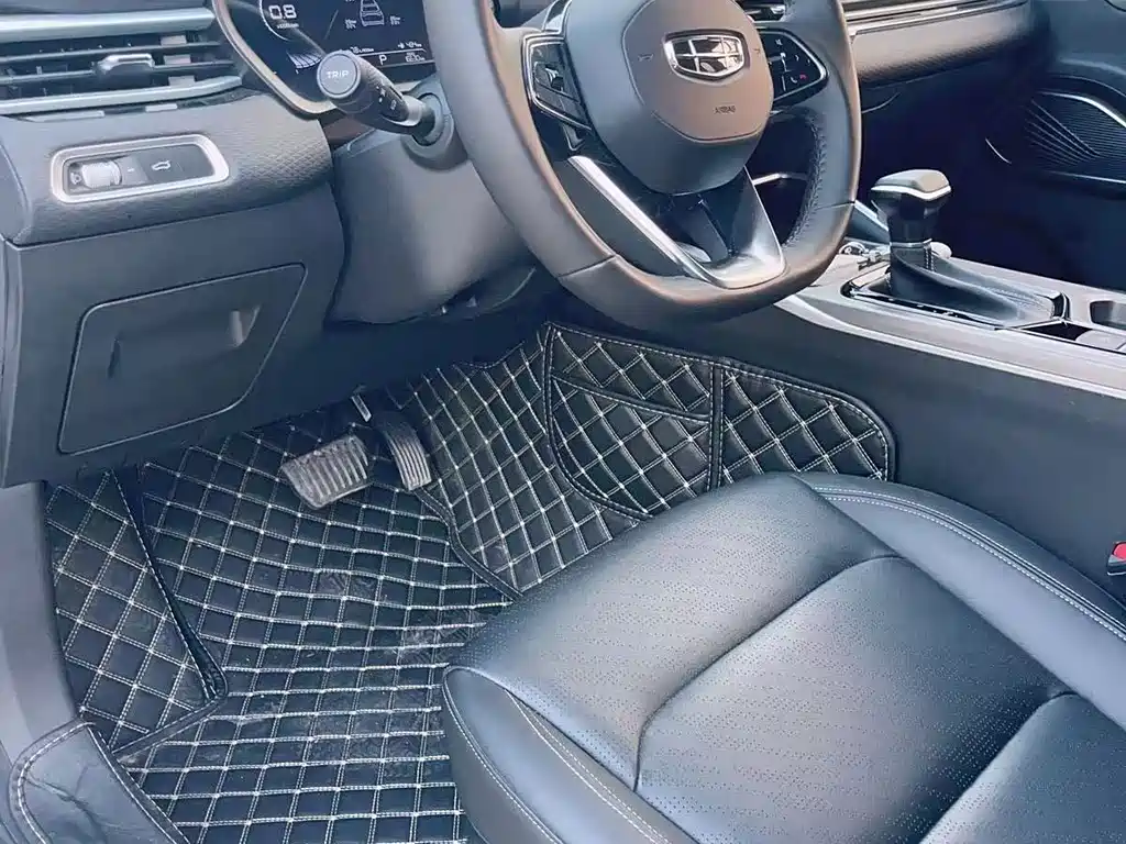 Geely Emgrand 2022