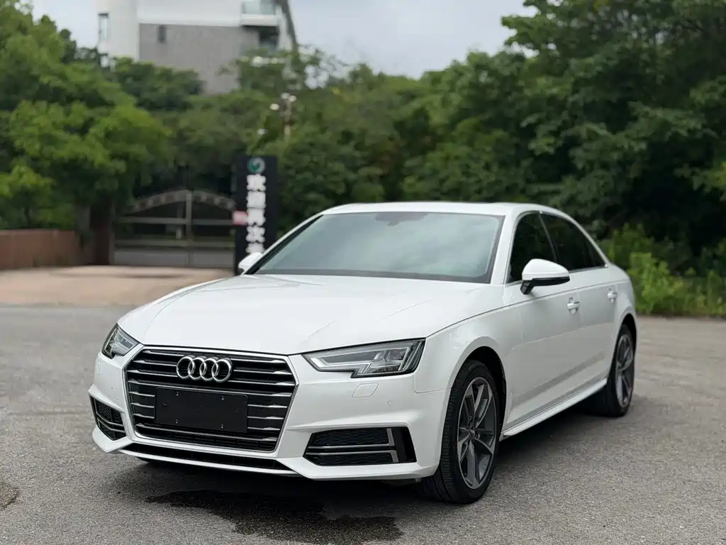 Audi A4L 2020