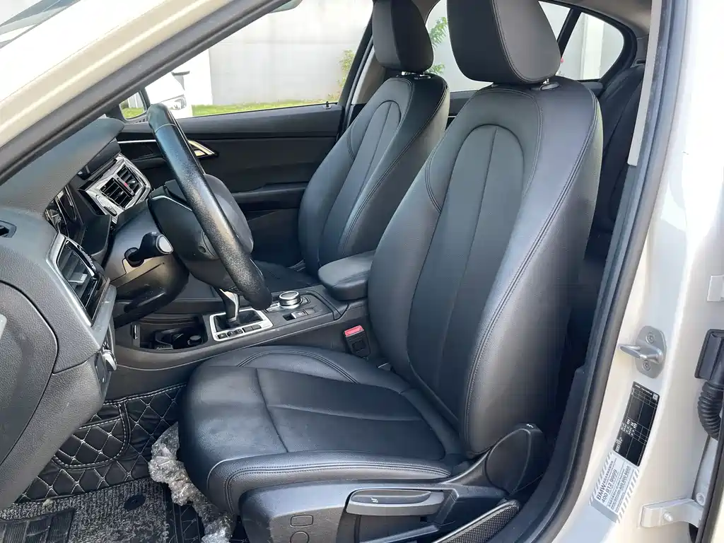 BMW 1 Series 2021