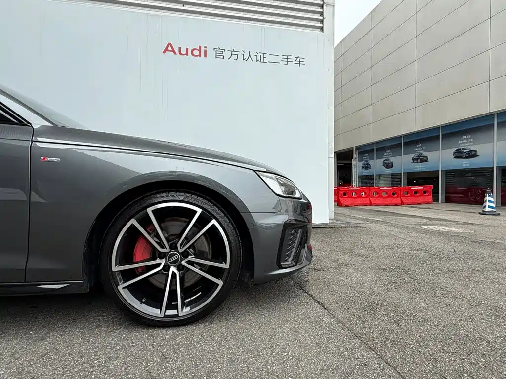 Audi A4L 2023 — фото 19
