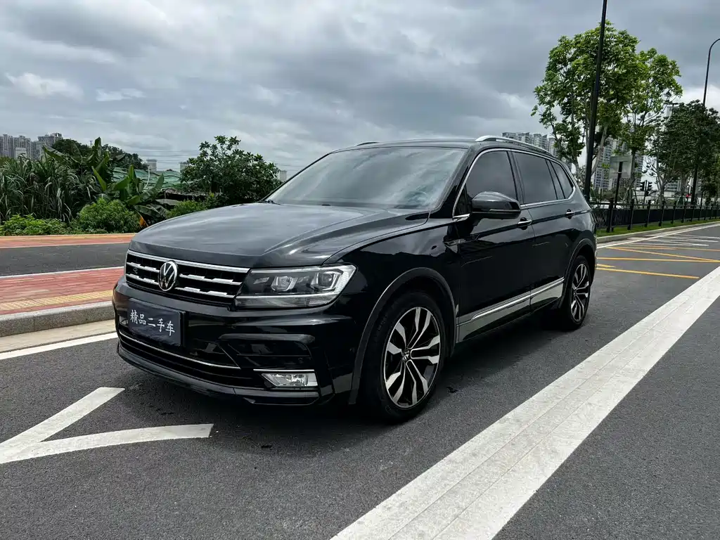 Volkswagen Tiguan L 2021 — фото 1