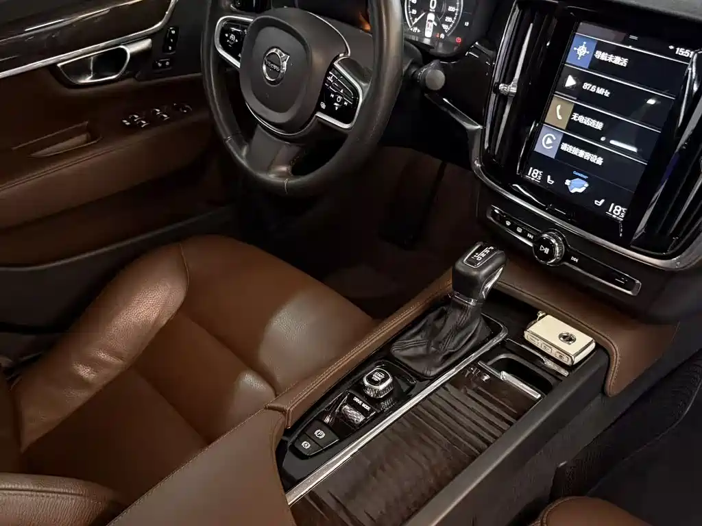 Volvo S90 2019 — фото 10