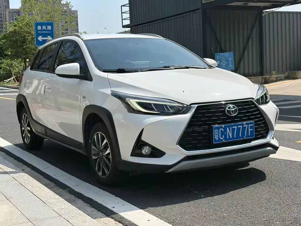 Toyota Yaris L 2021