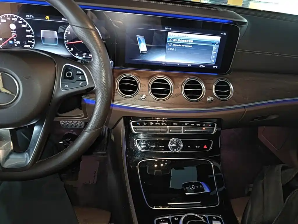 Mercedes-Benz E-Class 2017 — фото 10