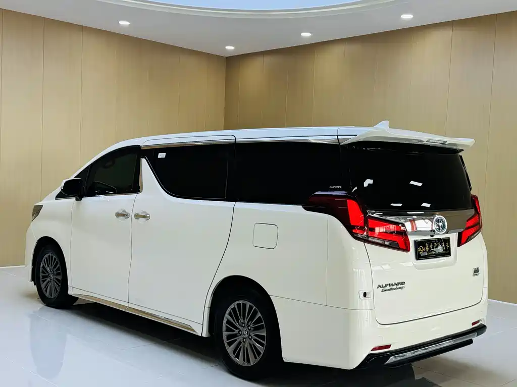 Toyota Alphard 2021 — фото 15