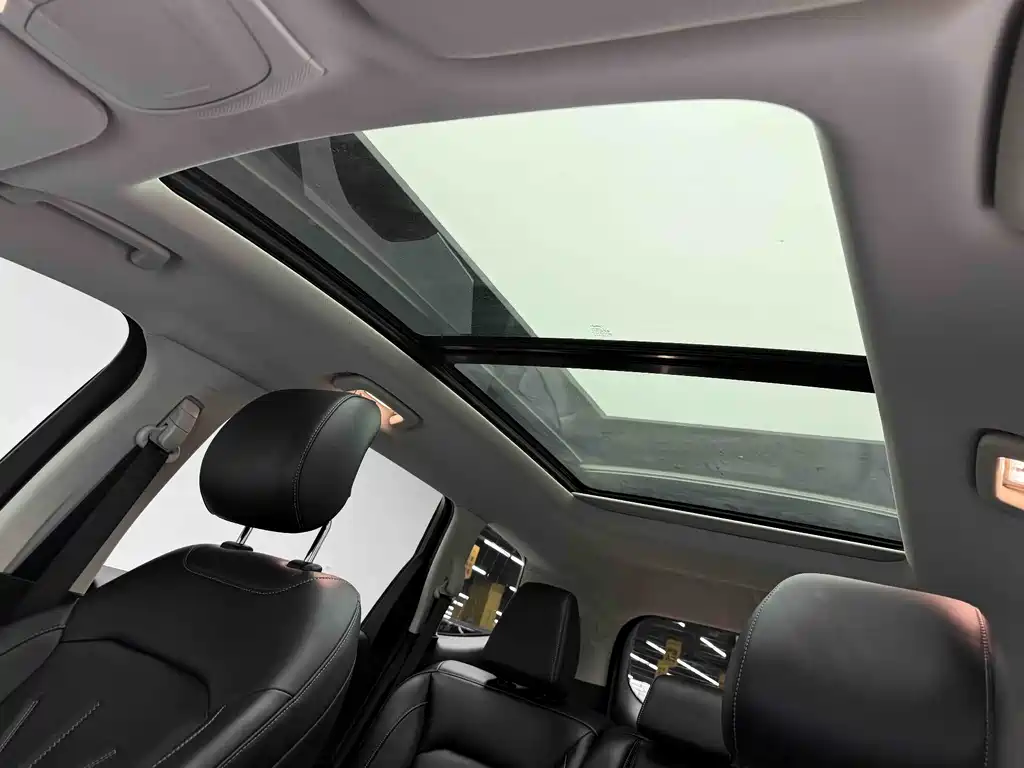 Ford Edge 2022 — фото 11