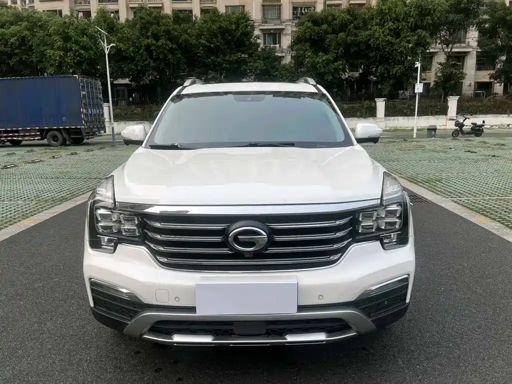 GAC Trumpchi GS8 2017 — фото 2